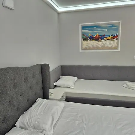 Park And Pool Apostolovi Apartament