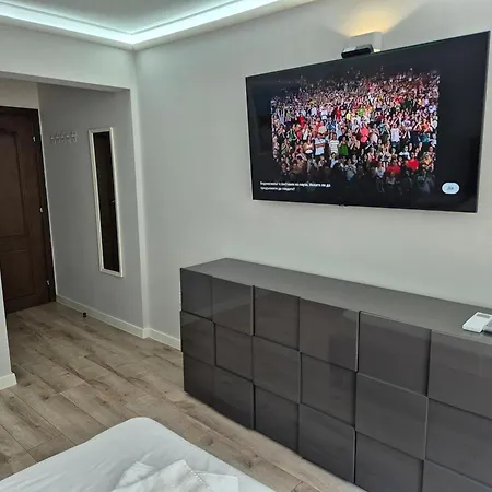 Park And Pool Apostolovi شقة *