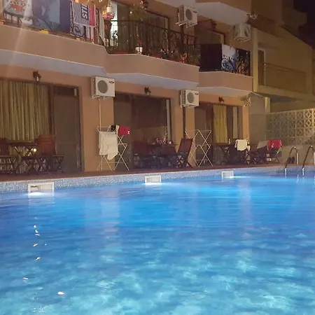 Park And Pool Apostolovi Несебър