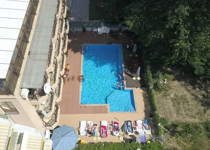 Apartamento Park And Pool Apostolovi